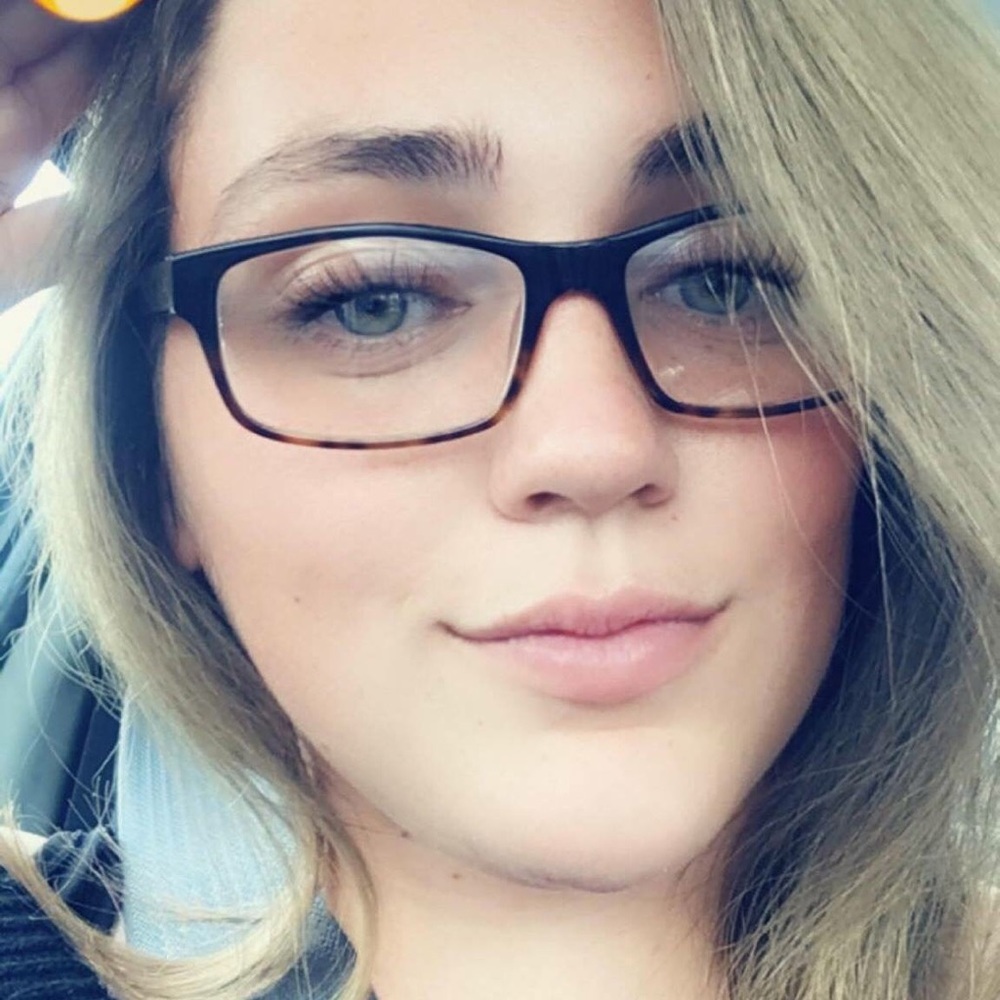 Meet your Posher, Elyse